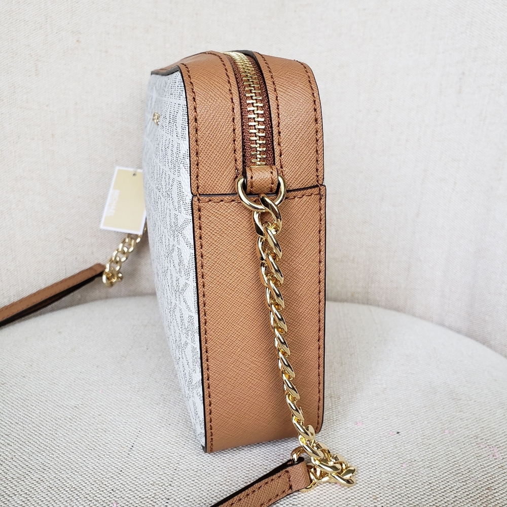 🌺NWT Michael Kors LG EW crossbody bag Vanilla MK - Picture 3 of 8